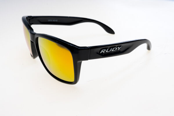 Rudy Project Montature vista sensor crystal ash SP364133 - Montatura Rudy Project Sensor Crystal Ash SP364133: design avvolgente in «Crystal Ash», lenti RP Optics Multilaser per alta definizione e anti‑abbagliamento, struttura leggera e tecnologia adatta all’uso sportivo e urbano. Calzata precisa e comfort elevato, perfetta anche con lenti da vista.