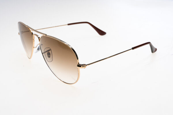 Ray-Ban Occhiali sole unisex 3025 SOLE 0RB3025  55  001/51 135-55-14 - Occhiali da sole unisex Ray-Ban RB3025 SOLE (001/51) – forma aviator iconica, montatura in metallo oro, lenti marrone gradient, misura 55-14 mm. Eleganti, universali e perfetti per uno stile senza tempo.