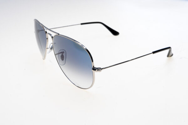 Ray-Ban Occhiali sole unisex 3025 SOLE 0RB3025  58  003/3F 135-58-14 - Occhiali da sole unisex Ray‑Ban RB3025 003/3F misura 58‑14‑135 mm, montatura in metallo argento con lenti gradiente blu tatto, design iconico “Aviator Large Metal” pensato per uno stile senza tempo e protezione UV 400.