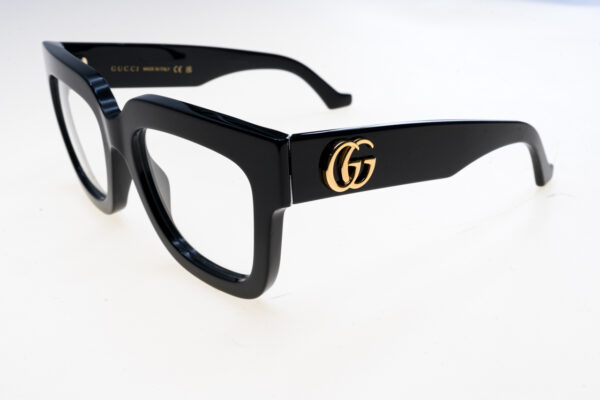 Gucci Montature vista donna GG1549O 30014827001 145-52-20 - Montatura da vista donna in acetato riciclato, misura 52‑20‑145 mm, stile squadrato oversize con aste decorate dal logo interlocking in oro per un look sofisticato e distintivo.