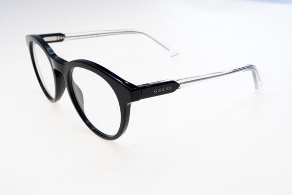 Gucci Montature vista uomo GG1822O 30015984003 145-50-20 - Montatura da vista uomo Gucci GG1822O 30015984003 in acetato riciclato nero, modello “Lettering” misura 50‑20‑145 mm — design panthos elegante, stile contemporaneo e Made in Italy.